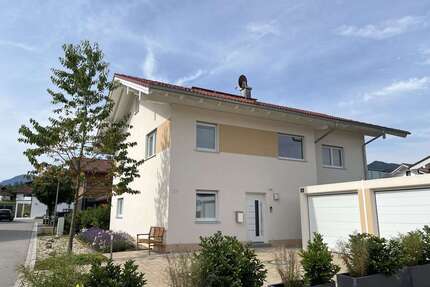 Haus zum Kaufen in Siegsdorf 999.500,00 € 227 m²