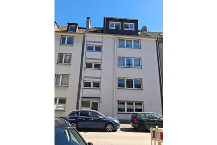 Schöne helle frisch renovierte 3,5 Zimmer Wohnung mit Balkon im gepflegten 5-Familienhaus - Duisburg Duisburg-Mitte