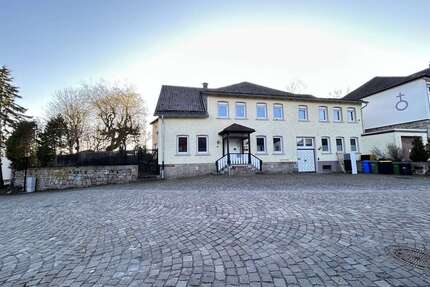 Haus zum Kaufen in Diemelstadt-Rhoden 435.000,00 € 251 m²