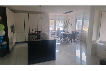 freistehendes ein Familienhaus 240qm zu verkaufen - Remagen