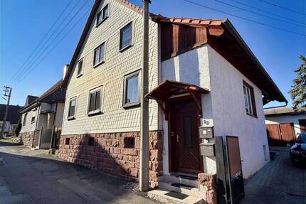 Charmantes Einfamilienhaus mit Ausbaupotenzial und Grundstück im Grünen - Geratal