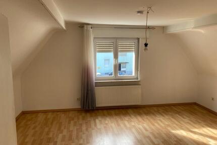 Kleines Häuschen mit Terrasse zu vermieten - Wörth am Rhein