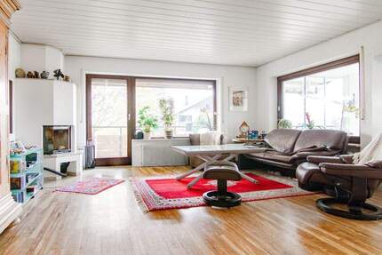 Lichtdurchflutete Erdgeschosswohnung mit Kamin, Balkon & Wintergarten in ruhiger Lage - Rümmingen