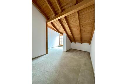 Charm. Dachstudio mit Loggia & Homeoffice-Zimmer – fußläuf S-Bahn - Markt Schwaben