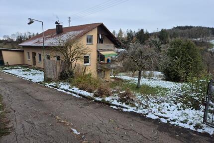 Wohnhaus mit 12 Zimmer - 400.000,00&nbsp;EUR Kaufpreis, ca.&nbsp; 200,00&nbsp;m&sup2; in Schömberg (PLZ: 72355)
