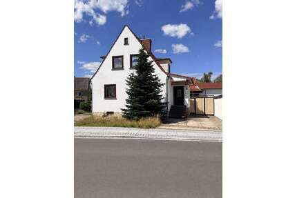 Haus zum Kaufen in Niederorschel 169.000,00 € 210 m²