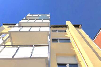 Lichtverwöhnte 5-Zimmer-Wohnung mit Balkon - sofort bezugsfrei! - Stuttgart Mitte