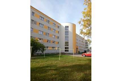 Wohnung zum Mieten in Werdau 180,00 € 28.54 m²
