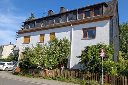 Mehrfamilienhaus und Baugrund für Käufer mit Vision - Taunusstein