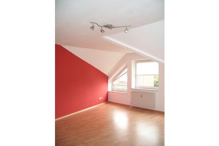 Schöne Dachgeschosswohnung zu vermieten - Baesweiler