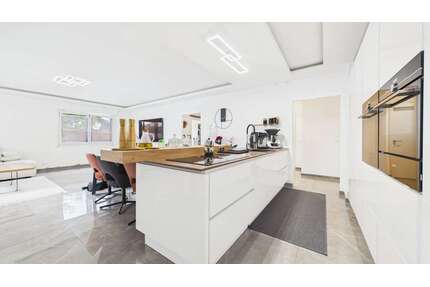 Haus zum Kaufen in Wehringen 690.000,00 € 121.16 m²