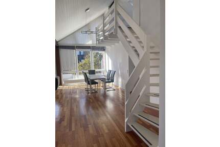 Möblierte Wohnung mit Galerie in einer Top-Lage, Pauschalmiete - Düsseldorf Unterbach