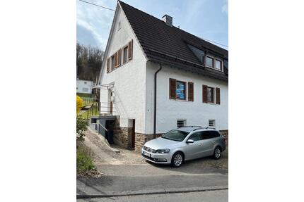 Solide Doppelhaushälfte mit 4 Zimmern in Siegen-Eiserfeld