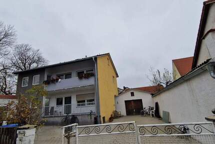 Saniertes MFH mit 3 Wohnungen im Zentrum - Neustadt a.d.Donau