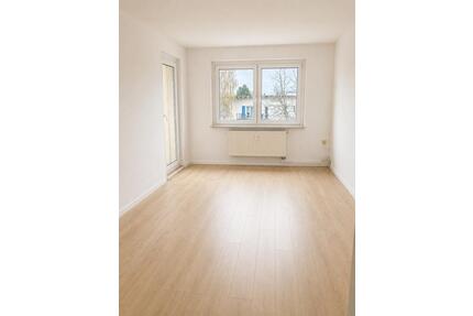 Frisch renovierte 3-Raumwohnung mit Balkon, 2.OG, Müllrose