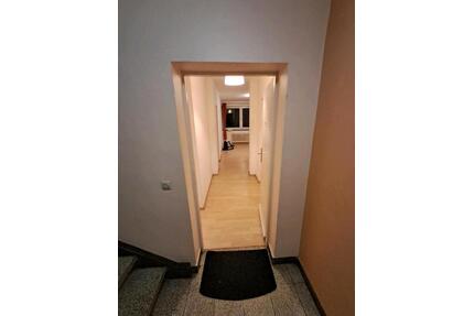Freundliche 4-Zimmer-Wohnung mit Balkon in Frankfurt-Niederursel. - Frankfurt am Main Nord-West