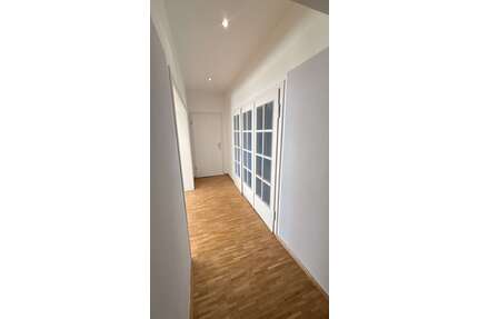 Wohnung zum Mieten in Düsseldorf 2.030,00 € 140 m²