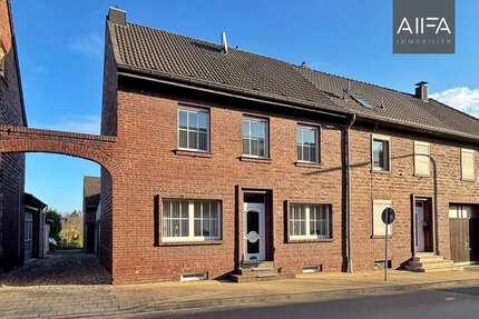 Haus zum Kaufen in Heinsberg-Kirchhoven 199.000,00 € 117 m²