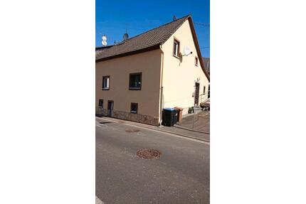 Haus zu vermieten - 750,00&nbsp;EUR Kaltmiete, ca.&nbsp; 87,00&nbsp;m&sup2; in Pelm (PLZ: 54570)