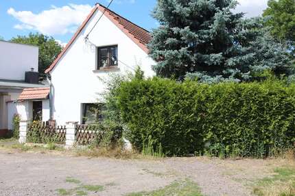 Haus zum Kaufen in Landsberg 75.000,00 € 90 m²