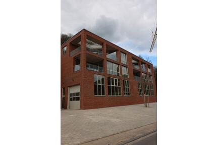 Moderne Gewerbehalle inkl. Büroraum in Linz am Rhein zu vermieten