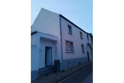 Gut erhaltener Restbauernhof mit großer werkstatt um Stellfläche - Inden