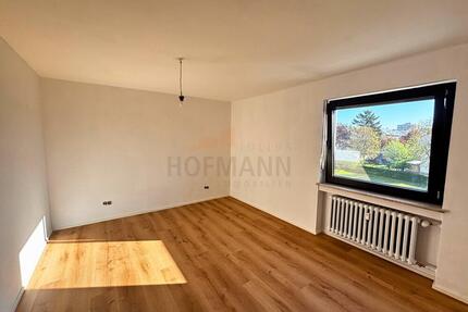 Erstbezug nach Modernisierung. 3 Zimmer Wohnung, aufwendig modernisiert, Einbauküche, herrl. Ausblick, Balkon, Stellplatz - Gochsheim