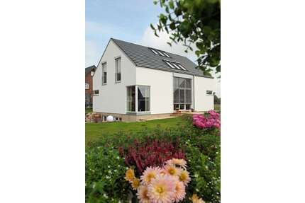 Haus zum Kaufen in Bernsdorf 331.500,00 € 170.29 m²