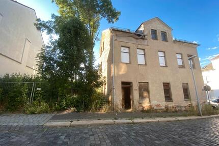 Sanierung bedürftige Mehrfamilienhaus in Plauen zu verkaufen