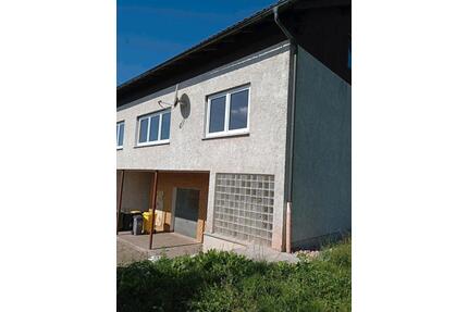 Haus zu vermieten in Pressig - 790,00&nbsp;EUR Kaltmiete, ca.&nbsp; 90,00&nbsp;m&sup2; in Pressig (PLZ: 96332)