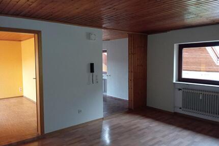 Dachgeschoss-Wohnung in Sinsheim-Reihen ---KEIN JOB-CENTER---