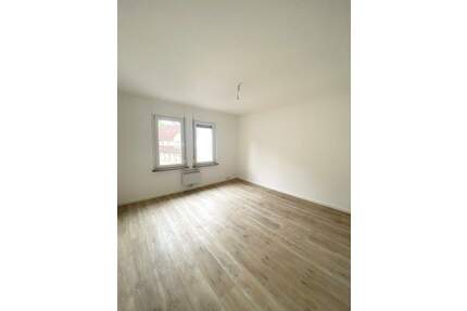 Kernsanierte 2-Zi-Wohnung mit Küche, Badezimmer und separatem WC in Stuttgart Süd