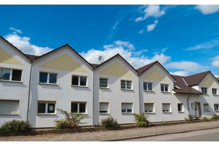 2-Raum Wohnungen zu vermieten (Erdgeschoss1.OG) - Staßfurt Atzendorf