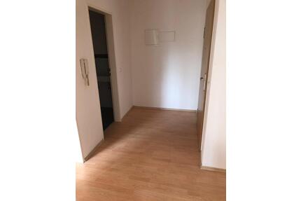 Gepflegte 2-Zimmer-Wohnung im 3. OG mit Balkon in Rodgau