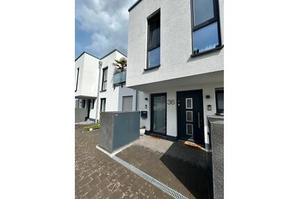 Helle 4 Zimmer Wohnung in Langenfeld Reusrath - Langenfeld (Rheinland)
