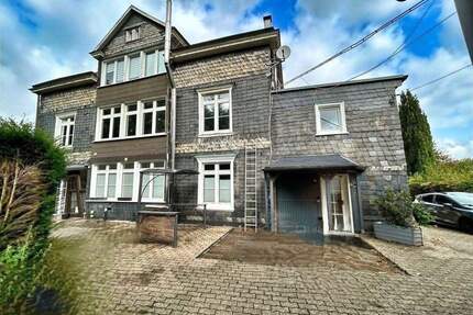 Großes Mehrfamilienhaus mit Nebengebäude und Garten! - Wermelskirchen