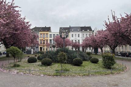 Zwangsversteigerung: Mehrfamilienhaus mit Nutzungsuntersagung - Krefeld Stadtmitte