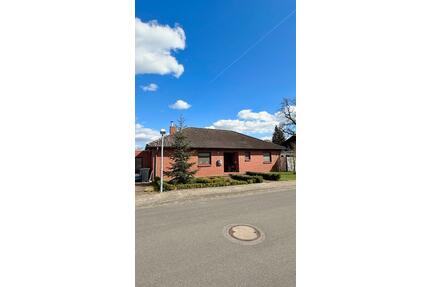 6 Zimmer Winkel-Bungalow mit Garten & Pool - Barwedel