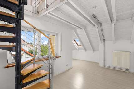 Ruhiges Wohnen mit viel Platz – Maisonette-Wohnung mit Galerie in Steinkirchen - Reichertshausen