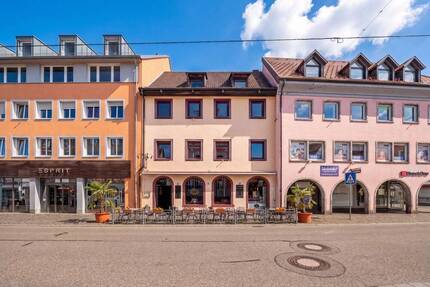 Attraktives MFH mit 5 Wohneinheiten und Gewerbefläche in Citylage in 79183 Waldkirch