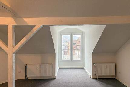Altbaucharme unterm Dach: Modernisierte Dachgeschosswohnung im Herzen Gevelsbergs