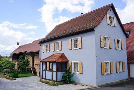 Das hat Charme! - EFH mit Gartentraum und Nebengebäuden in Eggolsheim zur Miete