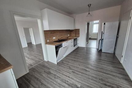 Gemütliche 4-Zimmer-Wohnung mit tollem Grundriss, Einbauküche, Dusche und Badewanne - Diesdorf