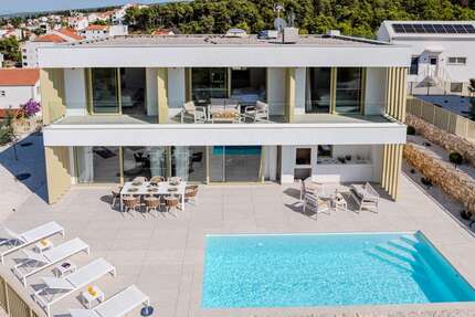 Haus zum Kaufen in Brac 1.300.000,00 € 234 m²