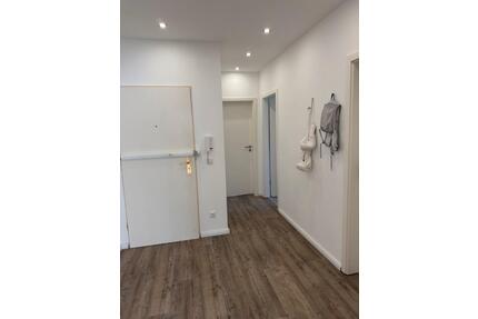 Ein Zimmer - 650,00&nbsp;EUR Kaltmiete, ca.&nbsp; 14,00&nbsp;m&sup2; in Stapelfeld (PLZ: 22145)