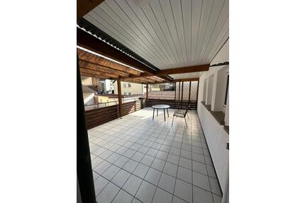 Frisch renovierte 3,5-Zi.-Whg. mit Dachterrasse in Weinstadt
