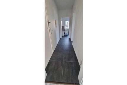 Du-Meiderich Sanierte 1,5 Zimmer Wohnung mit Einbauküche - Duisburg Mittelmeiderich