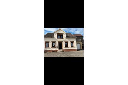 Charmantes Einfamilienhaus komplett modernisierter Innenbereich - Gries