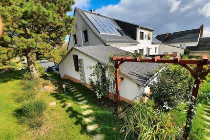 Große Doppelhaushälfte Haus mit Pelletheizung Solar Klimaanlage - Rochlitz