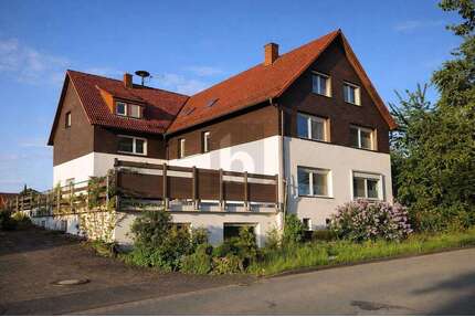 Haus zum Kaufen in Lügde 305.000,00 € 526 m²